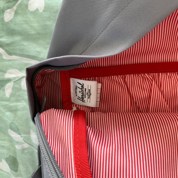 Herschel Backpack Like New Condition - Picture 3 of 6